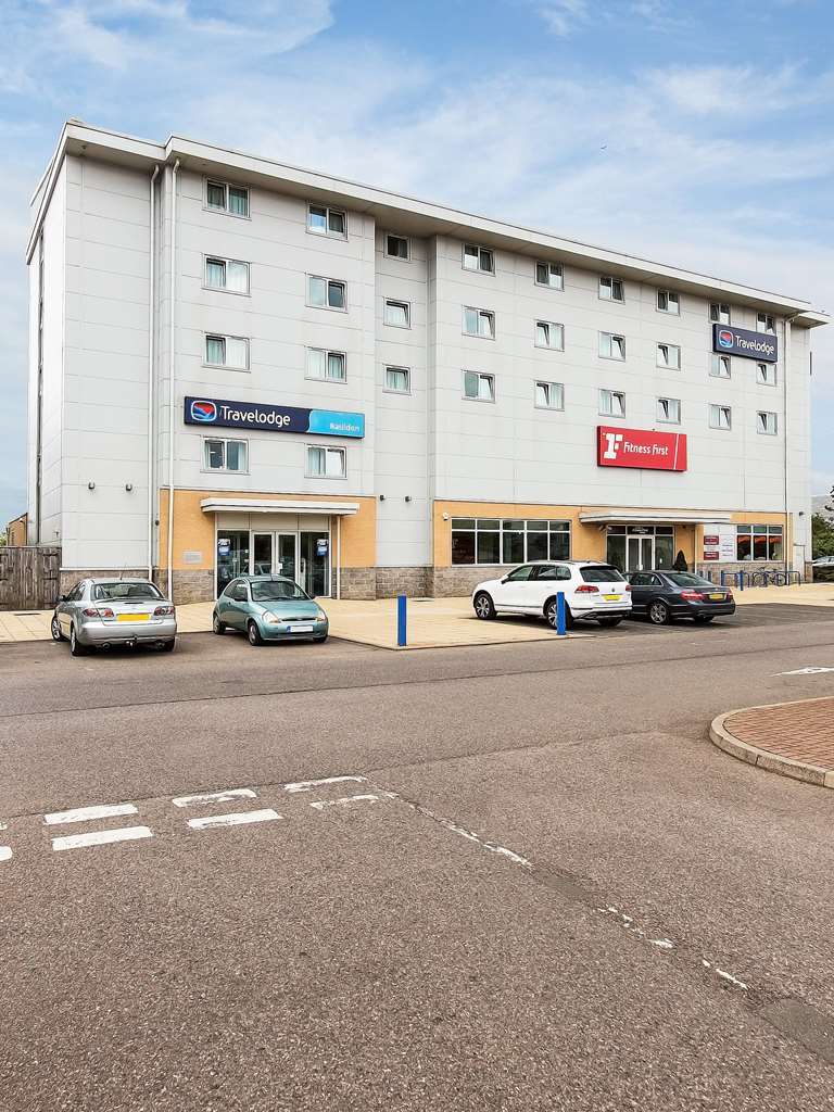 Travelodge Basildon Exterior photo