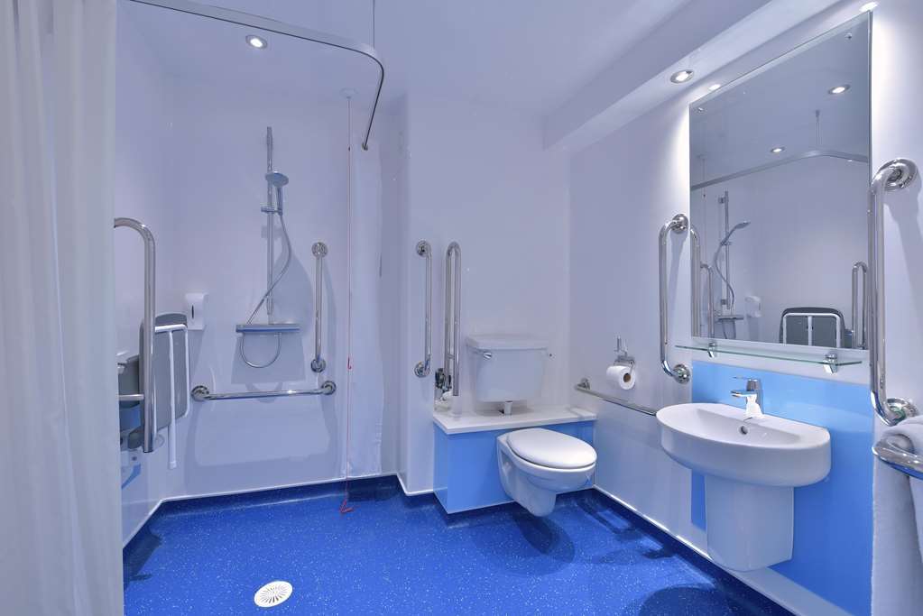 Travelodge Basildon Room photo